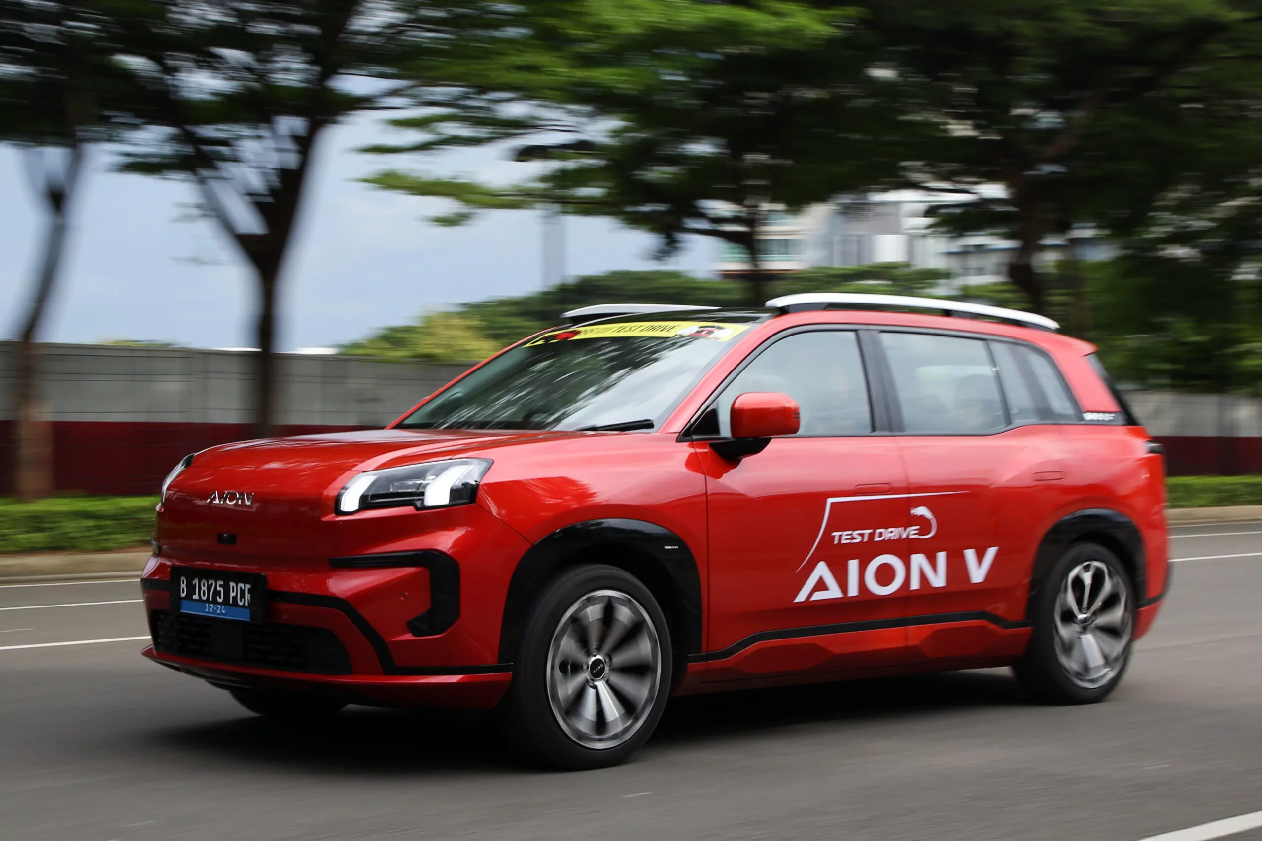 Test drive AION UT di rute Cibubur