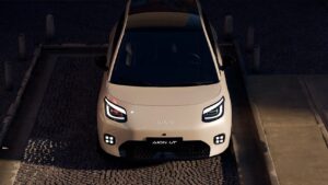 AION UT 2025 tampak samping depan